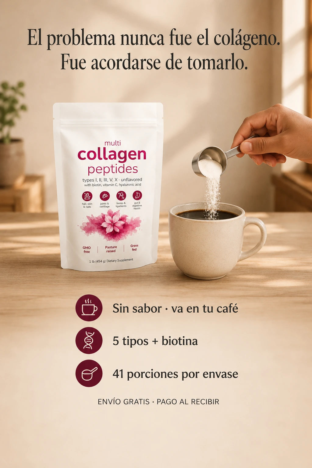 Bolsa de Multicollagen Peptides sobre una mesa de madera con una taza de café