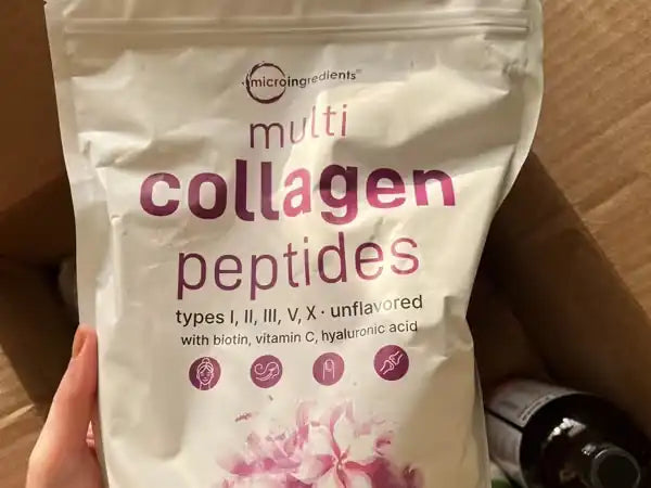 La bolsa de Multicollagen Peptides recién sacada de la caja del pedido